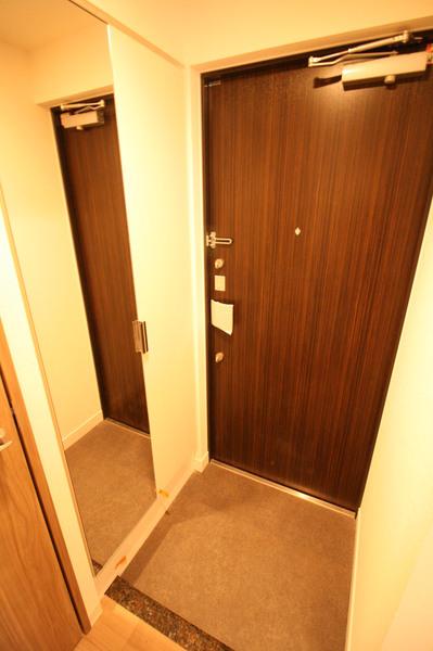 神戸市兵庫区西出町マンション 玄関