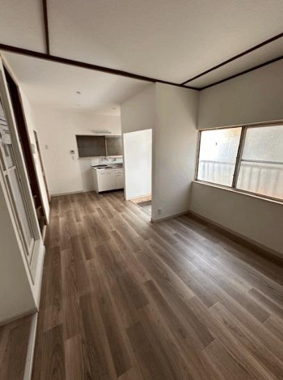 神戸市兵庫区御崎本町一戸建 リビング