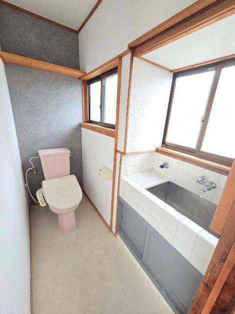 神戸市兵庫区楠谷町一戸建 トイレ