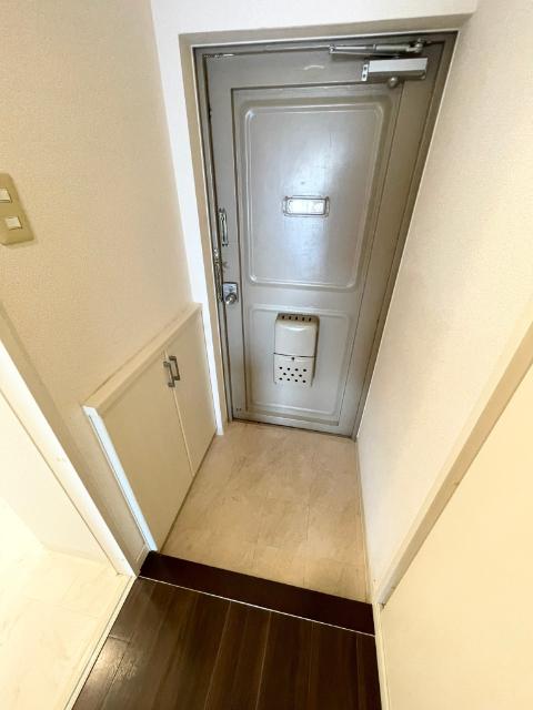 神戸市兵庫区鵯越町マンション 玄関