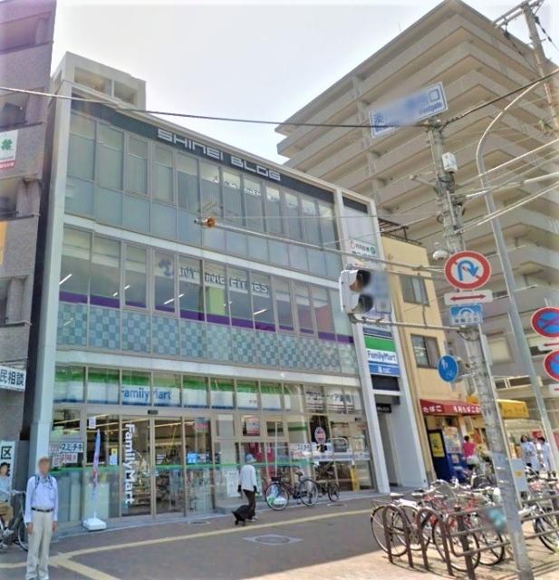 ファミリーマート湊川駅前店：271m