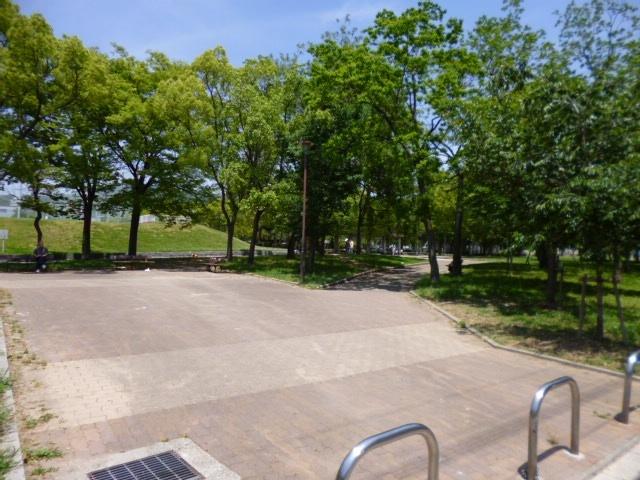 荒田公園：452m