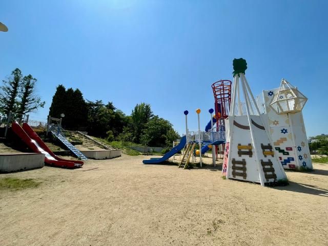 鈴蘭公園：266m