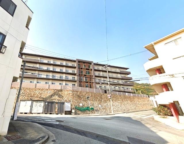 医療法人社団良清会介護医療院すまいれすと夢野：378m