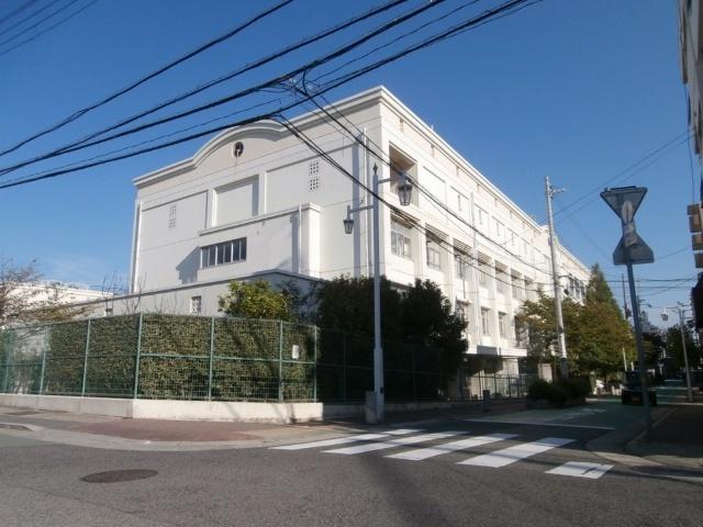 神戸市立板宿小学校：299m