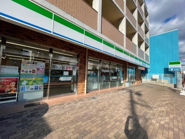 ファミリーマート神戸上沢駅前店：107m