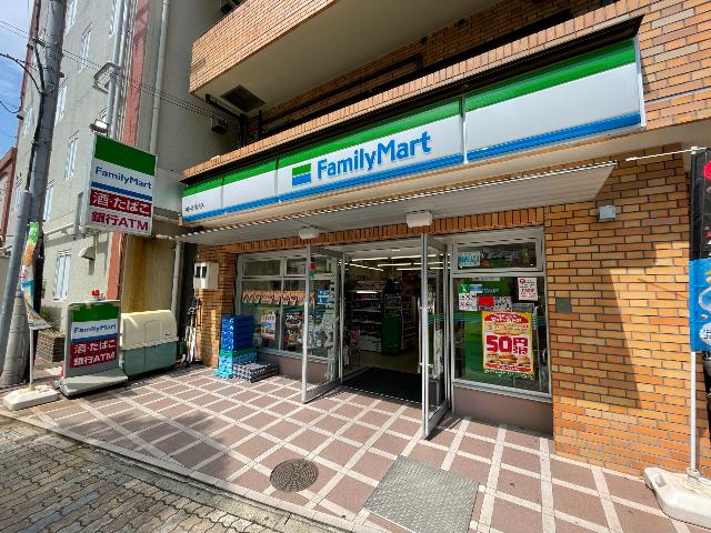 ファミリーマート神戸新開地店：100m
