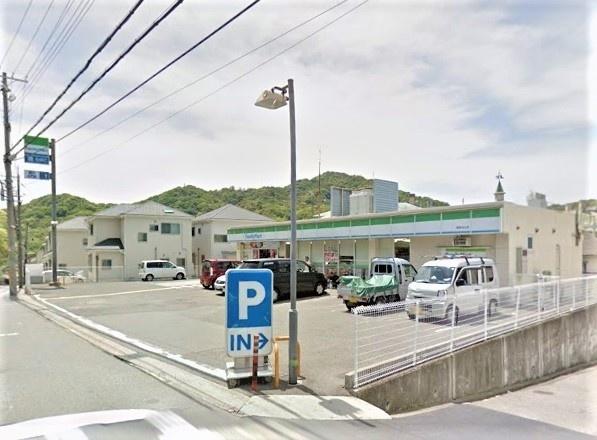 ファミリーマート柳屋長田丸山店：1084m