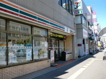 セブンイレブン神戸板宿駅前店：217m
