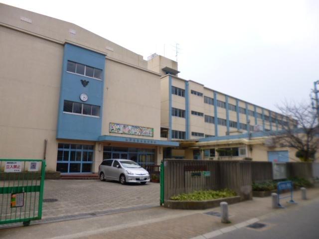 神戸市立明親小学校：856m