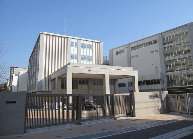 神戸市立湊翔楠中学校：554m