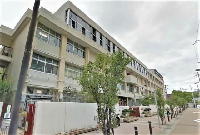 神戸市立駒ケ林中学校：553m