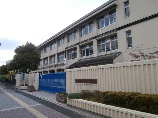 神戸市立蓮池小学校：610m