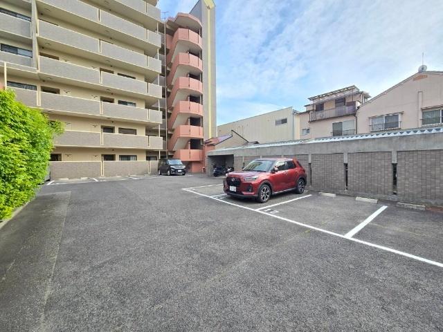 神戸市兵庫区中道通マンション 駐車場