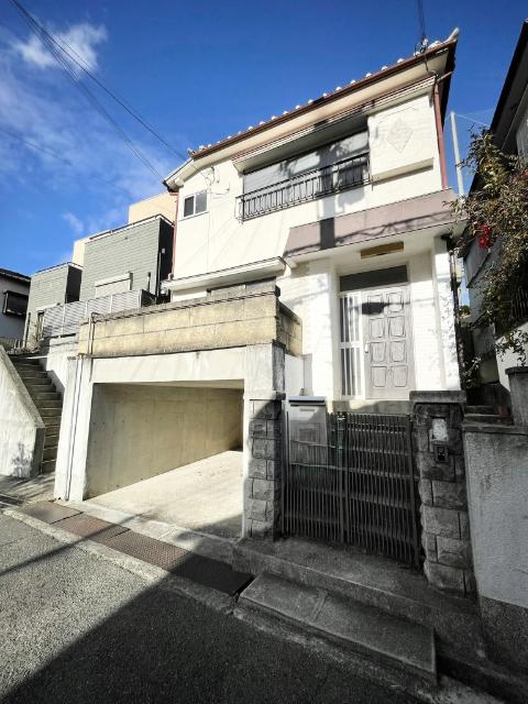 鈴蘭台駅より徒歩16分 築49年8ヶ月 2階建の賃貸物件