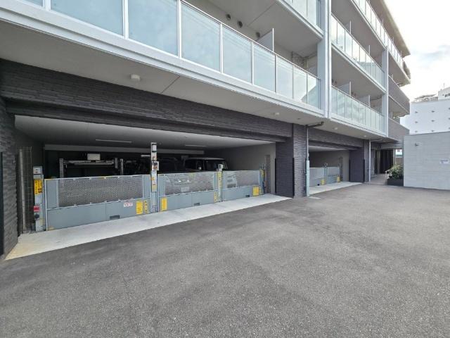 神戸市兵庫区東柳原町マンション 駐車場