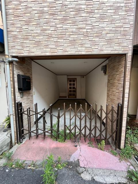 神戸市兵庫区西上橘通一戸建 駐車場