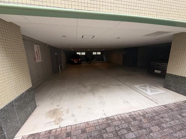 神戸市兵庫区新開地マンション 駐車場