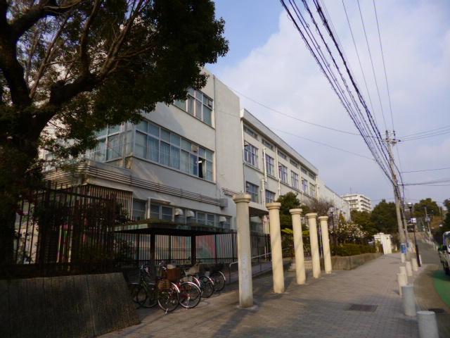 神戸市立湊川中学校