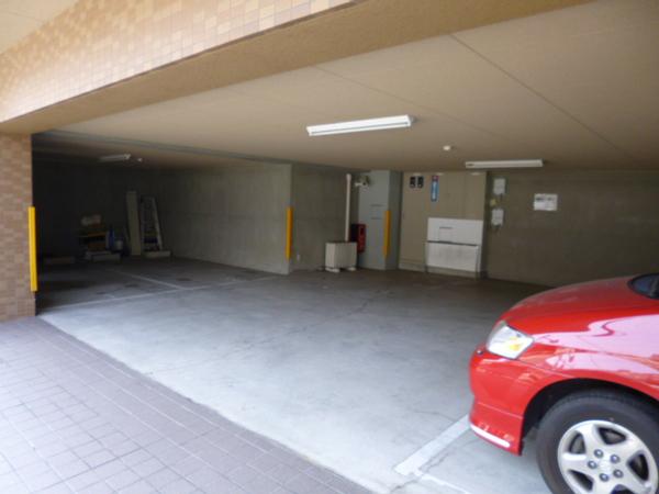 ルイシャトレ兵庫駅前 駐車場