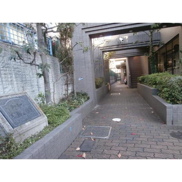 ファミール諏訪山公園 エントランス