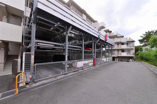 ワコーレ神戸五宮麓彩館 駐車場