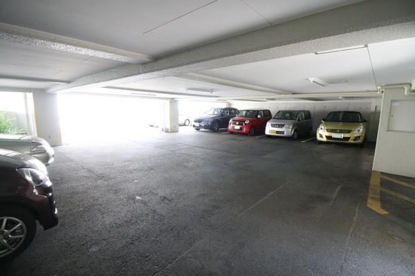 イトーピア長田マンション 駐車場