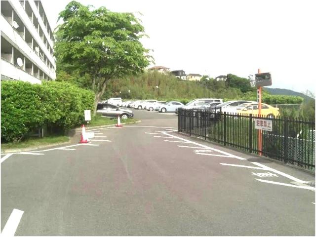 鈴蘭泉台第６ハウス 駐車場