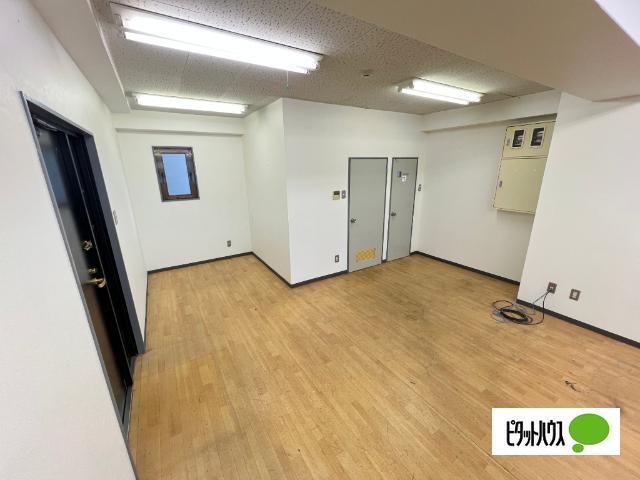 丸周司ビル 部屋画像