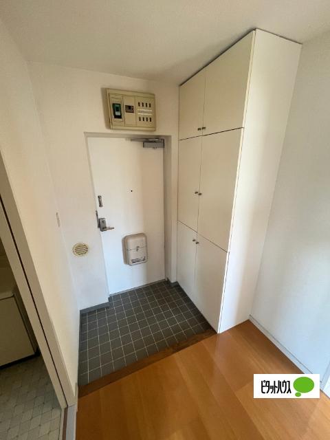 パークヒル２０番館（305） 玄関
