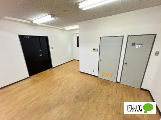 丸周司ビル 部屋画像