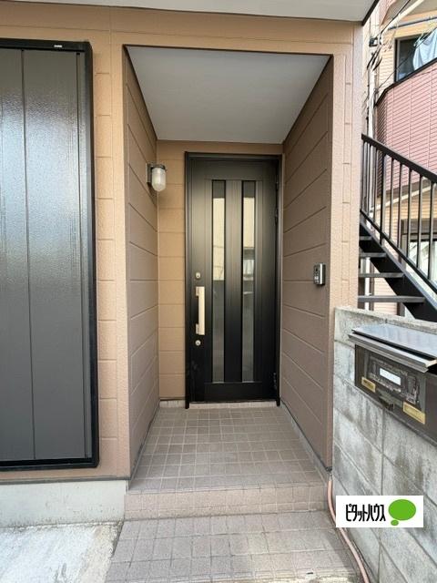 大森北3丁目　中古賃貸併用住宅（3LDK+1DK） 玄関