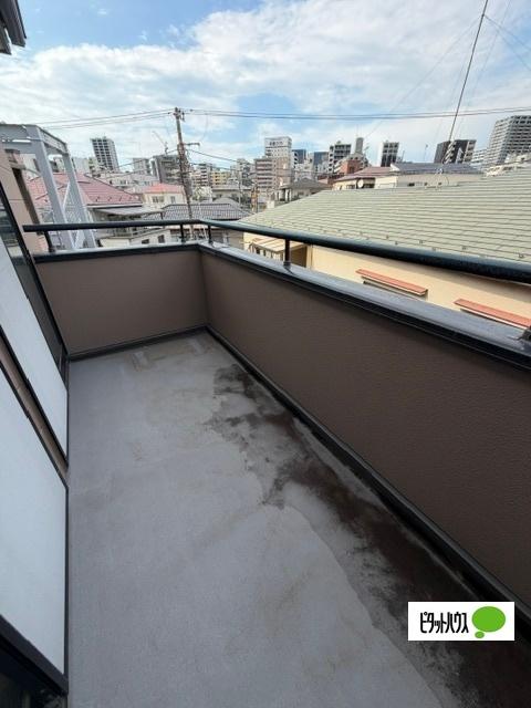 大森北3丁目　中古賃貸併用住宅（3LDK+1DK） バルコニー