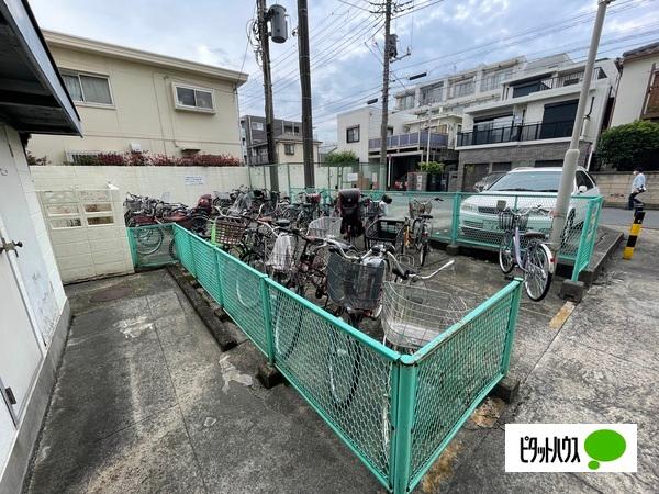 池上コーポラス 駐車場