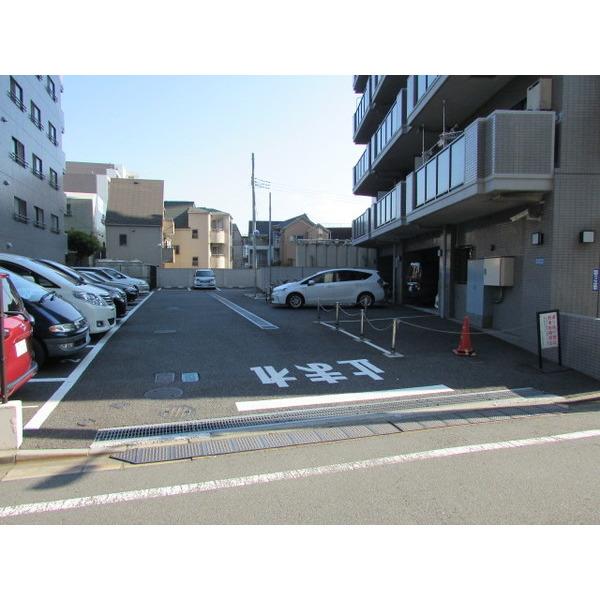 エンゼルハイム大森町参番館 駐車場