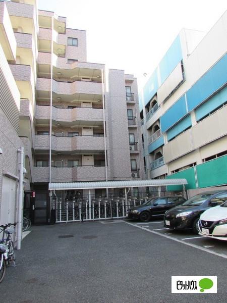 クレッセント糀谷 駐車場