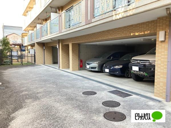 フローレンスパレス多摩川 駐車場