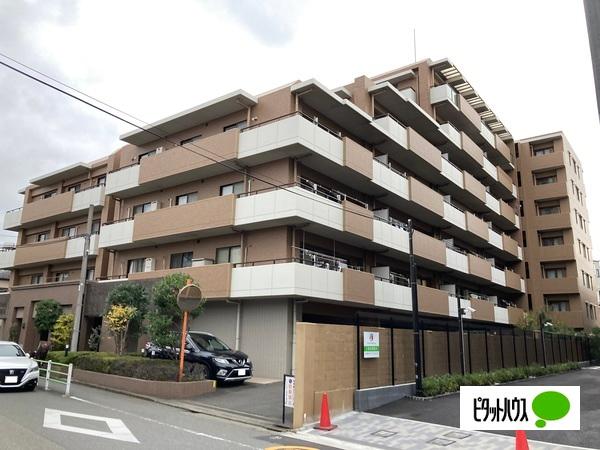 タイル張りのマンション