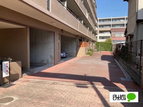 アルティーム大森西壱番館 駐車場