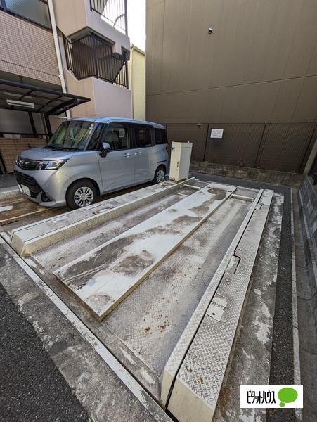 ガーデンホーム多摩川Ⅲ 駐車場