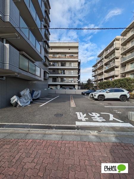 エンゼルハイム多摩リバーサイド第３ 駐車場