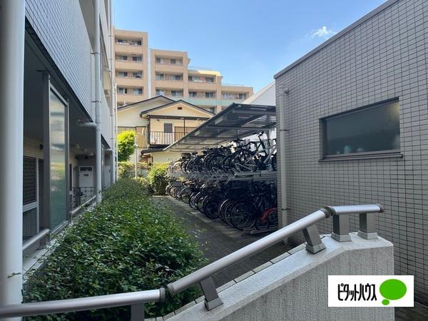 ファミールグラン南雪ケ谷パークサイド 駐車場