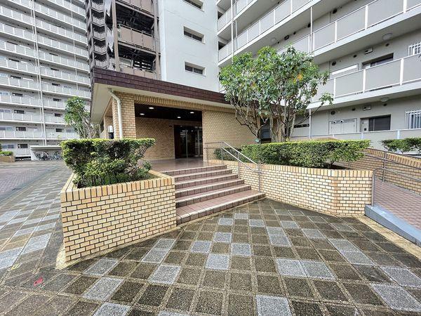 多摩川芙蓉ハイツ4号棟 エントランス