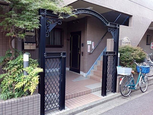 フィエスタ仲六郷 エントランス