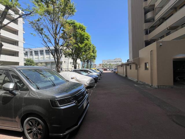 多摩川ハイム1号棟 駐車場