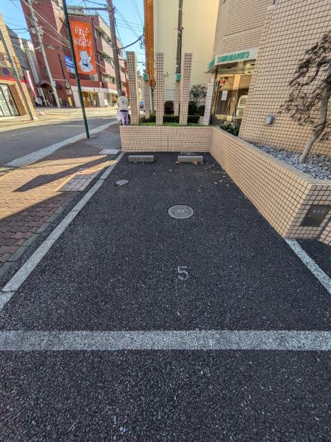 サーラ・コモド下丸子 駐車場