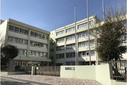 高校
