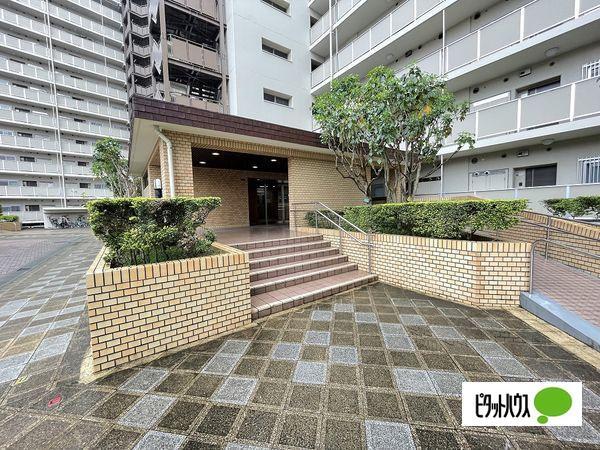 多摩川芙蓉ハイツ４号棟 エントランス