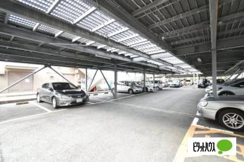 多摩川芙蓉ハイツ４号棟 駐車場