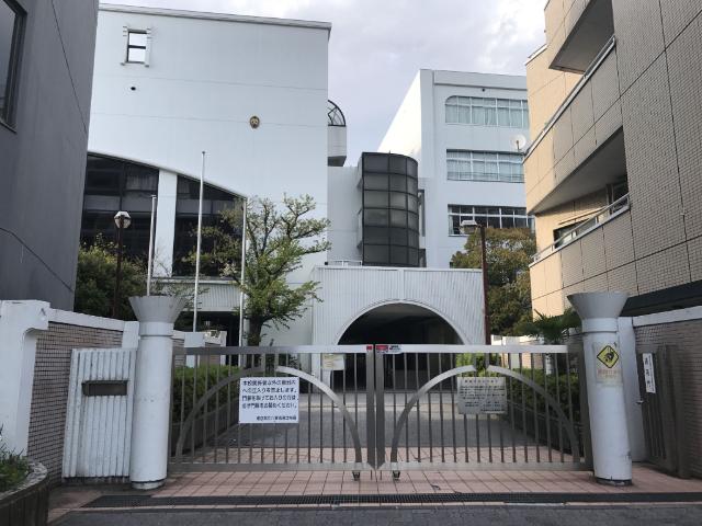 高校